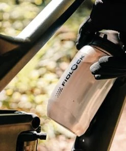Fidlock TWIST Bottle 450 + Bike Base -Pas Cher Sacs Magasin 4251207403088Fidlock TWISTBottle450 BikeBase action