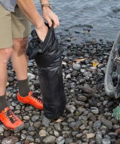 Blackburn OUTPOST Handlebar Roll & Drybag 6 Blackburn OUTPOST Handlebar Roll & Drybag -Pas Cher Sacs Magasin Blackburn OUTPOST Handlebar Roll Drybag 7099764 c